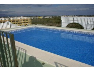 Apartment with roof top pool,25 minutes..