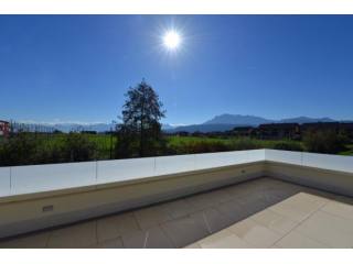 LIVE IN THE ERLEN RESIDENCE! A MODERN..