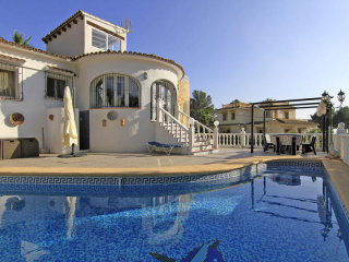 6 Bedrooms - Villa - Alicante - For Sale