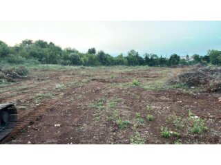 Prodaje se građevinsko zemljište, 4300m2 u i..