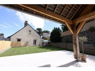 Nice House with Extra Studio..