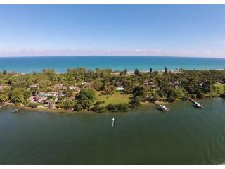 5 bedroom Residence For Sale: Hobe..