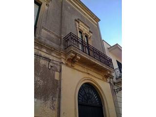 Stunning Palazzo in a tourist town...