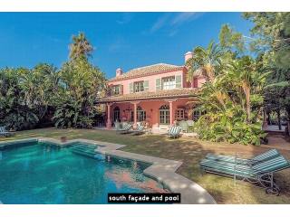 Villa for sale in Hacienda las Chapas..