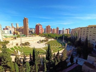 Este práctico piso que cuenta con plaza de garaje y..
