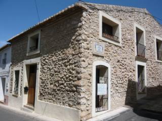 4 Bedrooms - Casa - Alicante - For Sale