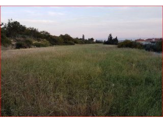 Plot of 301m2 with title deeds in Green..