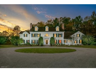 5 bedroom Detached House For Sale: 3..