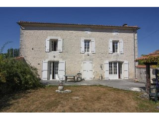 Detached Stone Cottage With Pretty..
