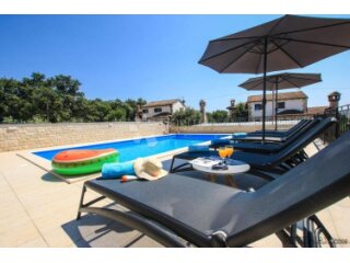 LIJEPA VILLA S BAZENOM I JACUZZIJEM, NADOMAK POREČA