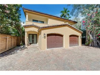 3 bedroom Town House For Sale: 3067..