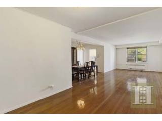 3 bedroom Apartment For Sale: 800 GRAND..