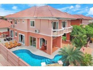 4 Bedroom House for sale in Jomtien -..