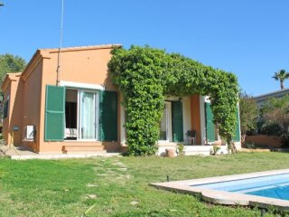 Cozy Villa With Pool In Tolleric