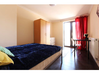 Single with single bed near East Acton..