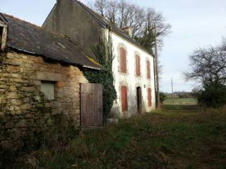Farmhouse, 3 Acres and Outbuildings