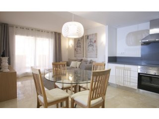 3 bedroom, 2 bathroom Apartment, (build..