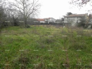 Prodaja - građevinsko zemljište od 730m² na atraktivnoj lo..