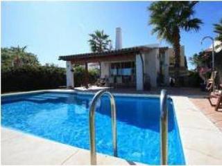 Contemporary 4 Bedroom Villa