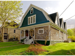 4 bedroom House For Sale: 87 Queen..