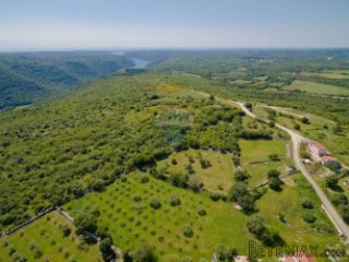 ISTRA, KANFANAR, predivno građevinsko zemljište na...