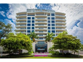 4 bedroom Town House For Sale: 401 S..