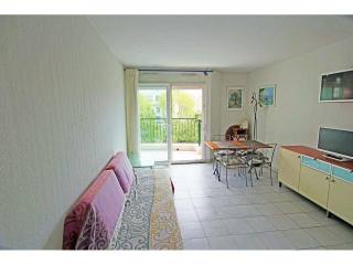 Quality one bed in residence with..