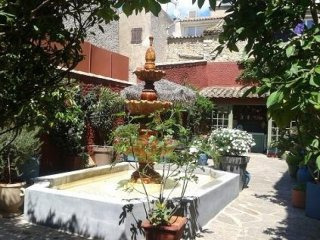 Superb Bourgeoise Home With 2 Garages..