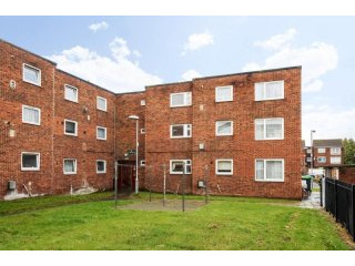 1 Bedroom Flat/Apartment in Tomlins..