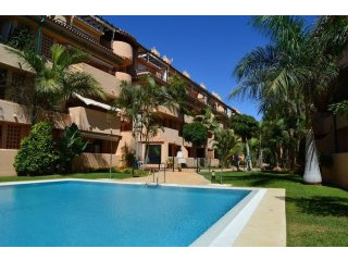 2 Bedroom Middle Floor Apartment