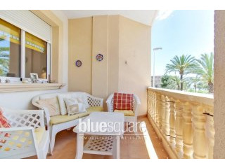 Stunning 2-bedroom apartment with sea..