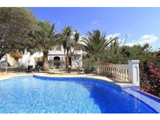 4 Bedrooms - Villa - Alicante - For Sale