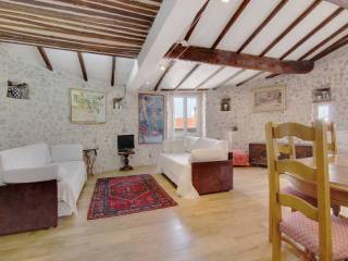 Unique 2 bedroom duplex in the heart of..