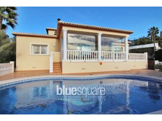 Stunning quality built 3 bed inmaculate..