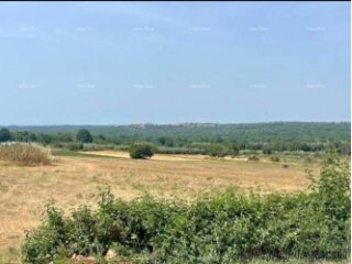 Prodaje se građevinsko zemljište, 1.062 m², u okolici Sv. L..