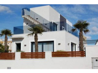 5 Bedroom 4 Bathroom Villa In..