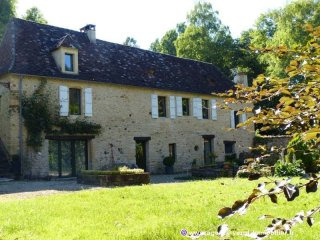 Ref 22/1056 : Bel Ensemble Typiquement..