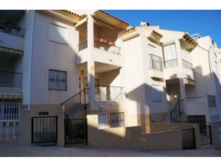 3 Bedroom 2 Bathroom Apartment In..