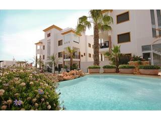 * ELEGANT 3 BED BEACH APARTMENT