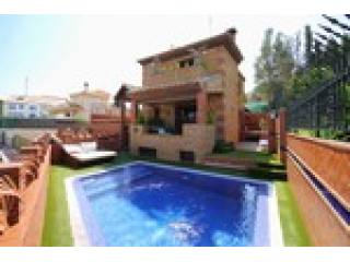 4 Bedrooms - Villa - Malaga - For Sale