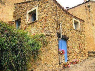 Pretty Stone House, Fully Furnished..
