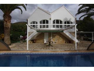 4 Bedrooms - Villa - Alicante - For Sale