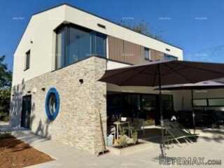 Moderna vila s bazenom, 218 m² – okolica Labina