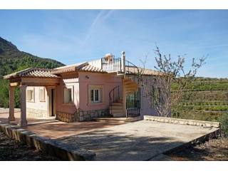 3 Bedrooms - Villa - Alicante - For Sale