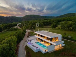 GROŽNJAN, luksuzna dizajnerska vila, novogradnja 682 m2