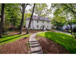 4 bedroom House For Sale: 211 Douglas..