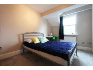 Single with double bed near Ealing..