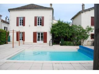 Rare gem in the heart of Eymet. 3 bed/3..