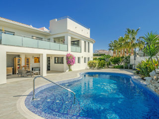 5 Bedrooms - Villa - Alicante - For Sale