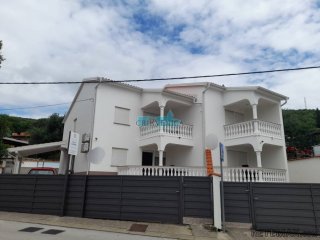 CRIKVENICA - DRAMALJ KUĆA SA BAZENOM - 500m od mora
